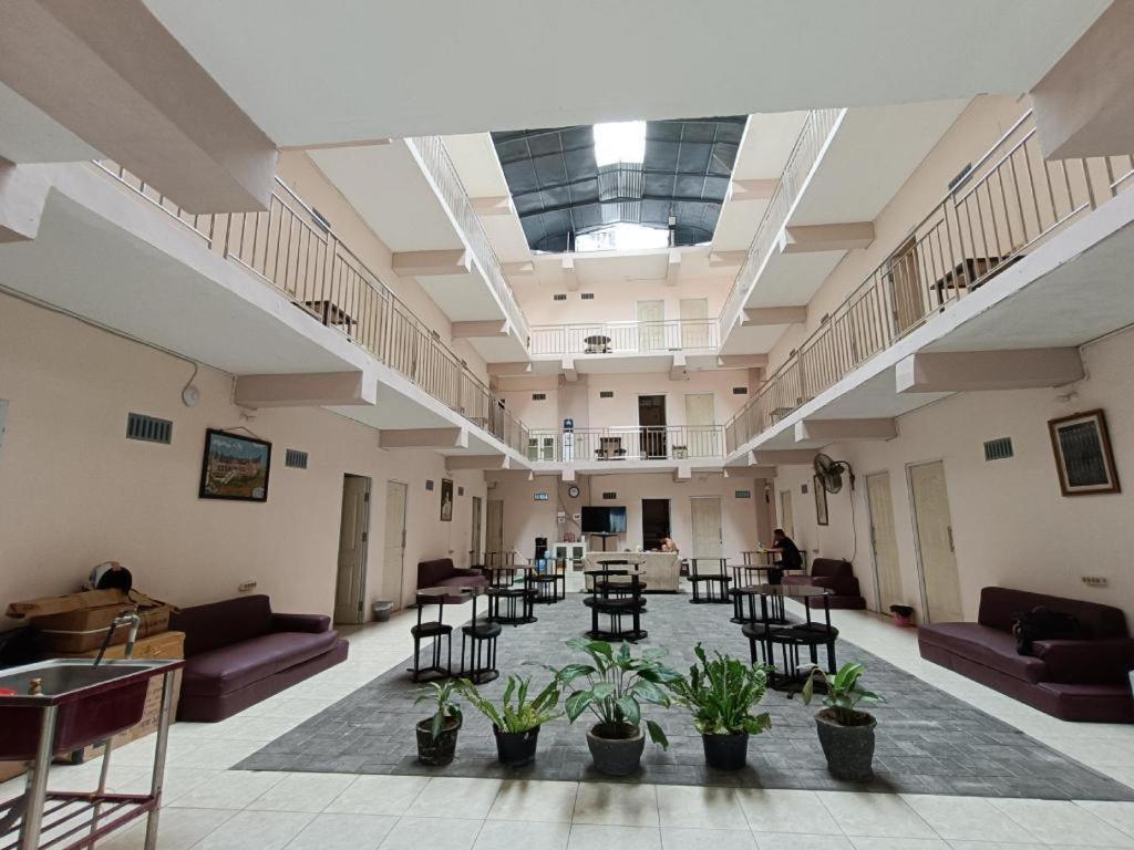 Hotel Reddoorz @ Fortune Jalan Walanda Maramis 2*
